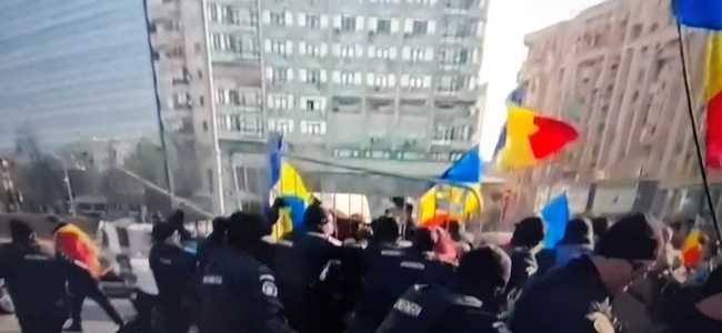 Marius Militaru, protestatarilor din Piaţa Victoriei: Delimitaţi-vă de orice formă de instigare a unor oameni care incită la violenţă. Facem un apel la calm şi la respect reciproc/ Avertismentul jandarmilor