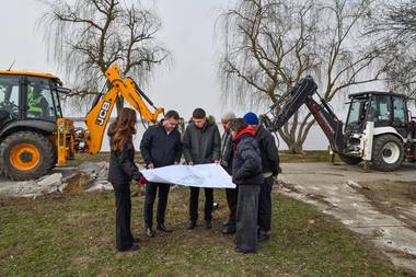 Primarul Sectorului 6: Am dat startul amenajării parcului Lacului Morii, faza II, insula! Va fi amenajată pentru plajă, activităţi culturale şi va avea mulţi arbori. Lucrările vor dura 15 luni / Cum va arăta insula - FOTO