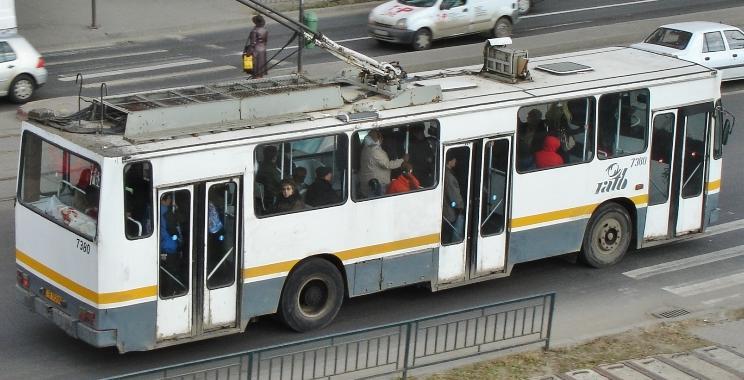 UPDATE - Primăria Ploieşti, plângere penală la Poliţia Prahova împotriva serviciului local de transport public/Acuzaţii de distrugere şi gestiune frauduloasă: 23 de troleibuze propuse la casare au componente lipsă/ Precizările directorului SC TCE Ploieşti