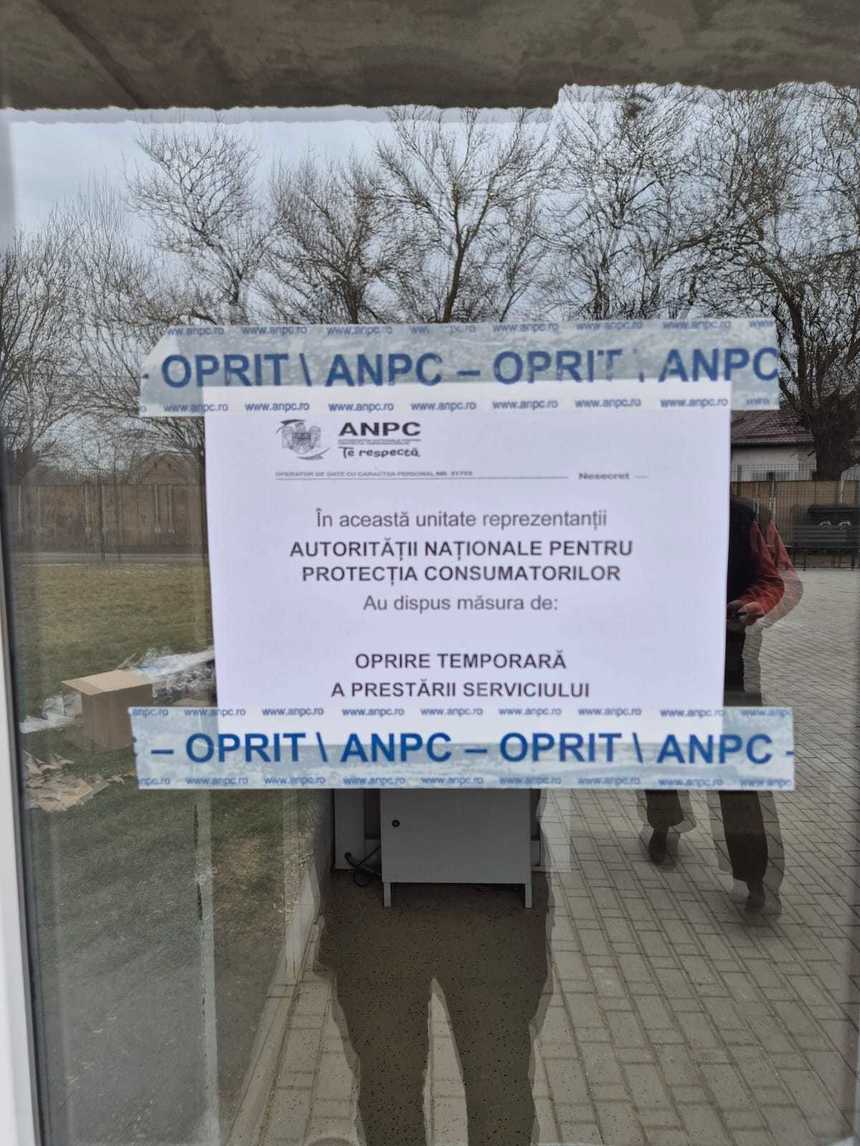 ANPC a decis să închidă temporar un centru de îngrijire a persoanelor vârstnice din Timiş / Printre nereguli: blocul alimentar nu era igienizat, camerele aveau infiltraţii de apă în pereţi şi mucegai / La un centru din Bihor au fost găsite medicamente expirate 
