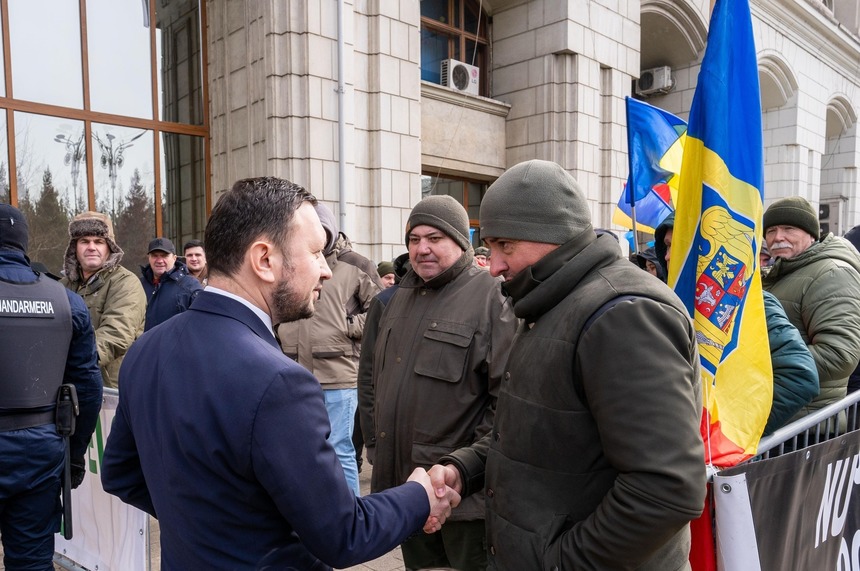 Mircea Fechet: Vom interzice prin lege bonusurile neruşinate de la Romsilva. Astăzi am semnat textul de ordonanţă şi am convingerea că foarte repede în guvern vom corecta această nedreptate
