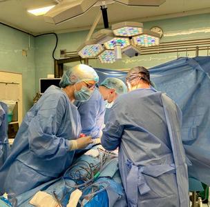 Mii de pacienți din România, pe listele de așteptare pentru un transplant de organe. Numărul operațiilor este de câteva sute anual