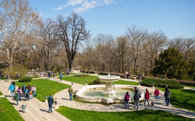 Administraţia Prezidenţială: Peste 13.000 de persoane au vizitat grădinile, curţile şi sălile oficiale ale Palatului Cotroceni, vineri şi sâmbătă