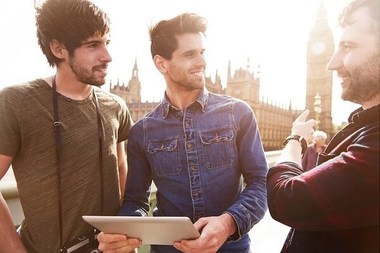 Românii au nevoie de o autorizaţie electronică de călătorie pentru a se deplasa în Marea Britanie / Este necesară inclusiv pentru copii şi bebeluşi / Se obţine online şi costă 10 lire sterline / Valabilitate de doi ani - GHID COMPLET

