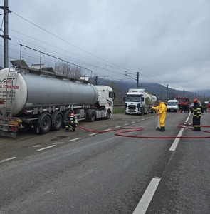 Amendă de 10.000 de lei pentru firma care deţine cisterna din care s-au produs scurgeri de acid sulfuric, pe DN 1, la Comarnic