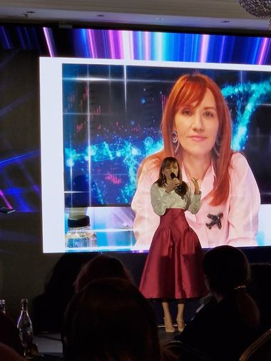 Gala News.ro - Premiul “Lupta pentru viaţă” -  acordat Adelinei Toncean, fondator al Asociaţiei „Blondie”: Cum să moară vreodată cineva pentru că nu a putut să ajungă la spital?