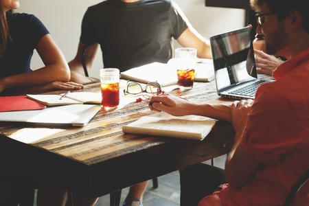 Au început înscrierile în programul Start Up Nation, dedicat tinerilor antreprenori de până în 35 de ani care vor să înfiinţeze o afacere/ În prima oră, peste 6200 de persoane s-au înscris la cursurile gratuite de competenţe antreprenoriale
