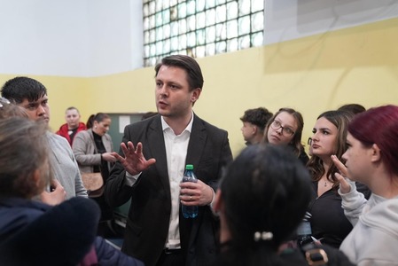 Un etaj al unui internat şcolar din Timişoara, închiriat pentru muncitori şi saloane de masaj/ Viceprimarul Ruben Laţcău cere demisia directoarei/ ISJ Timiş face anchetă