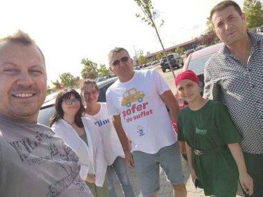 „Şoferii de suflet” duc copiii bolnavi de cancer la spital şi înapoi, acasă. Din 2020, au fost ajutaţi peste 24.000 de copii/ Voluntar: „Sunt de la medici, avocaţi, oferă timp şi asta cred că este cea mai importantă resursă în momentul de faţă”

