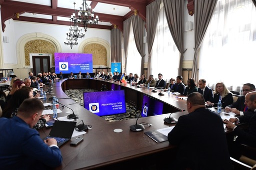 Conducerea Autorităţii Electorale Permanente s-a întâlnit cu observatorii internaţionali acreditaţi în vederea observării alegerilor prezidenţiale: AEP a reiterat angajamentul ferm privind respectarea standardelor în materie electorală 