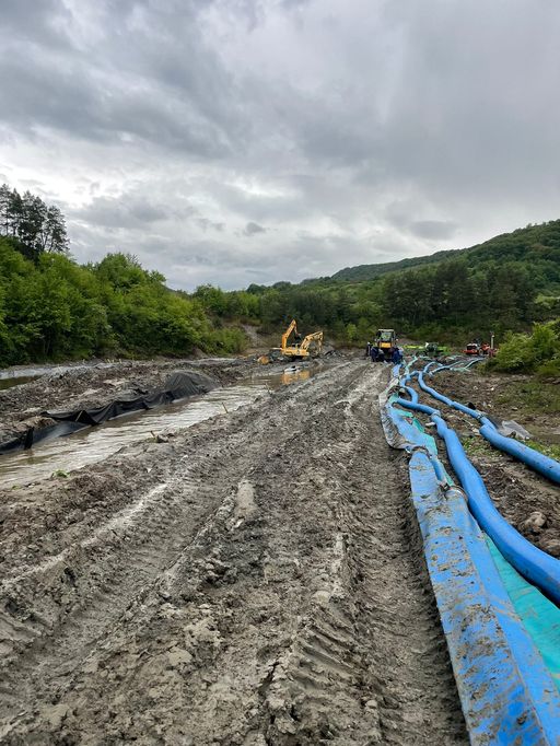 Harghita: Salina Praid, închisă turiştilor de mai multe zile în urma unor inundaţii/ Pompierii acţionează de patru nopţi, în zonă plouă încontinuu