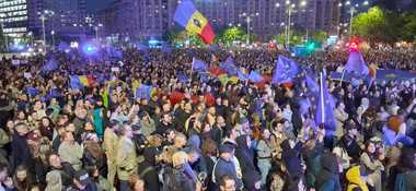 UPDATE - Impresionant miting pro-Europa în Bucureşti / Apel la ieşirea la vot: ”Viitorul se construieşte cu fiecare vot” / Se susţin libertatea şi democraţia / Mesaj pentru diaspora / Nu ne permitem riscul de a nu mai face parte din UE - FOTO/ VIDEO