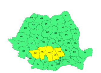 Ploi, chiar lapoviţă şi ninsoare la munte, şi o răcire accentuată a vremii, până duminică/ Cod galben de ploi însemnate cantitativ, în judeţele Gorj, Vâlcea, Argeş, Dâmboviţa şi Prahova