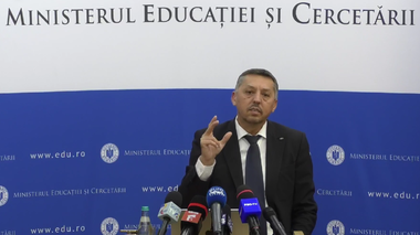 Daniel David: Eu ştiu că inteligenţa şi creativitatea tinerilor din România sunt comparabile cu cele pe care le au copiii din alte ţări şi uite ce facem cu sistemul educaţional, în care de jumătate ne cam batem joc