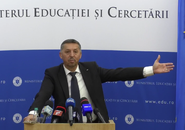 Daniel David cere Autorităţii Naţionale pentru Calificări atenţie când vine vorba de pseudo-ştiinţă: Totuşi să nu spunem că vorbim cu morţii şi prezicem viitorul, ci că pretindem că vorbim cu morţii şi că... E o diferenţă foarte mare