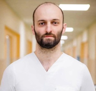 Dezvăluirile unui medic care a plecat din România la începutul anilor 2000: Situaţia din sistemul de sănătate de atunci era de o adevărată sărăcie/ Lipsea o cultură a unui mentorat adevărat/ Sistemul de formare era în vremea aceea profund limitat