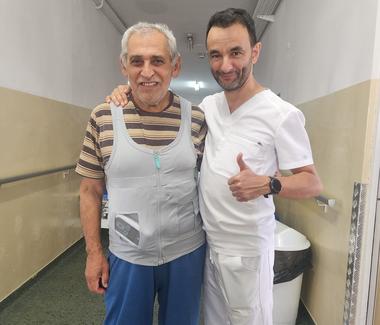 Terapia asistată de dispozitiv, un nou tratament asigurat de Secţia Clinică Neurologie a Spitalului Judeţean Arad, pentru pacienţii cu Parkinson