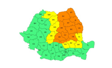 Ploi şi intensificări ale vântului, până joi dimineaţă, în Moldova, Maramureş, Transilvania, Muntenia şi Dobrogea/ Coduri galben şi portocaliu de ploi abundente, în 23 de judeţe/ Cod galben de vânt puternic, în Moldova, Oltenia şi la munte