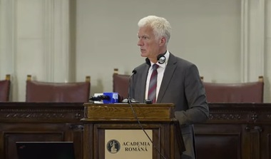 Schleicher (OCDE): Educarea profesorilor din punct de vedere teoretic e uşoară, universităţile sunt foarte bune la asta, dar adeseori profesorilor le lipsesc abilităţile practice/Şcolile trebuie devină medii în care toată lumea învaţă, inclusiv profesorii