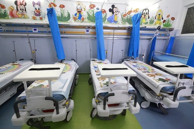 Buzău  -  Noul sector de Pediatrie al Unităţii de Primiri Urgenţe (UPU) a Spitalului Judeţean Buzău, inaugurat / Pereţii, decoraţi de  elevi ai Liceului de Arte ”Margareta Sterian”  - FOTO