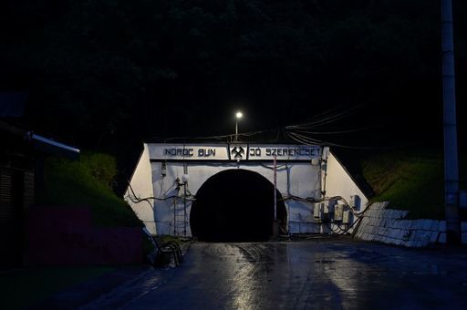Dezastrul de la Salina Praid lasă mii de oameni fără unica sursă de venit: „Suntem foarte dezamăgiţi şi nu ştim ce o să fie în continuare, că din asta trăim”