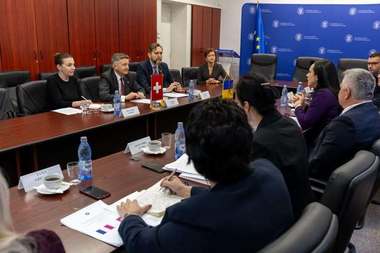 Fonduri elveţiene pentru servicii sociale integrate destinate comunităţilor vulnerabile din 7 oraşe din România şi pentru pentru combaterea discriminării şi promovarea tradiţiilor şi culturii etniei rrome