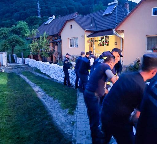 Măsuri decise în şedinţa operativă a instituţiilor implicate în gestionarea situaţiilor de urgenţă de la Salina Praid