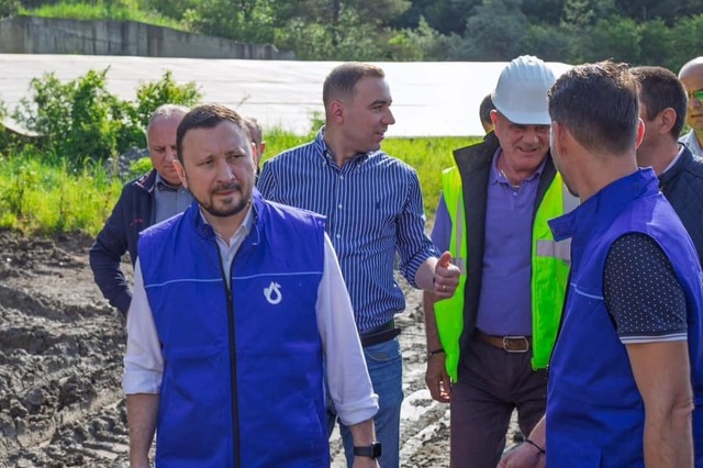 Mircea Fechet: Praid este azi un semnal de alarmă: trebuie să schimbăm urgent modul în care gestionăm toate resursele naturale. Fiecare generaţie a avut grijă de Praid cum s-a priceput – mai bine, mai puţin bine sau deloc, iar acum a venit scadenţa