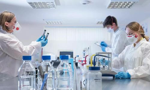 Studiu: Pacienţii români aşteaptă, în medie, 460 de zile ca să primească medicamentele inovatoare compensate/ Aproximativ 40% din totalul indicaţiilor terapeutice analizate au fost de natură oncologică