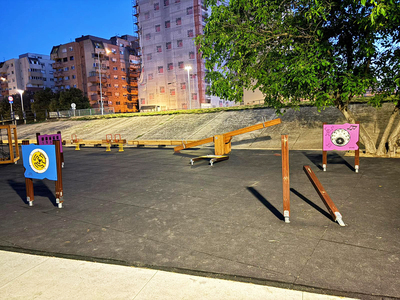 Satu Mare: Spaţiul de joacă din zona de promenadă de pe malul Someşului, vandalizat de trei turişti norvegieni/ Aceştia au fost sancţionaţi, iar prejudiciul va fi recuperat