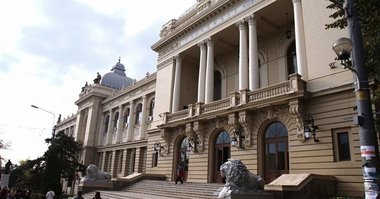 Peste 13.000 de locuri scoase la concurs de Universitatea „Alexandru Ioan Cuza” din Iaşi la admiterea din acest an, cu 656 mai multe ca anul trecut. Înscrierile pentru studiile de licenţă au loc în perioada 7-12 iulie