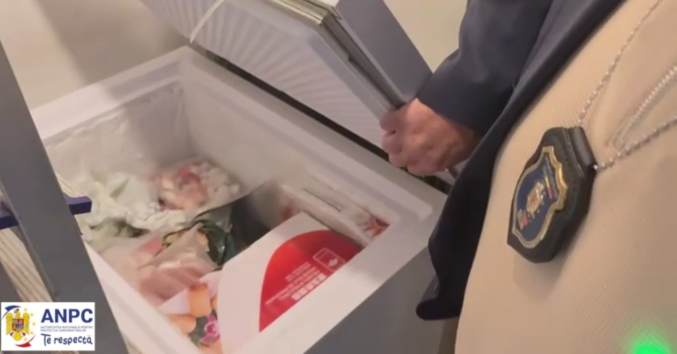 Comisarii ANPC au controlat din nou un restaurant chinezesc din Bucureşti pe care îl închiseseră acum câteva zile şi au intrat într-un depozit unde le fusese refuzat accesul / Produse expirate, gândaci şi pereţi murdari, în incinta respectivă
