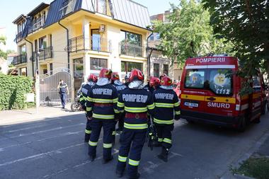 Bucureşti: Un adult şi 12 copii de la o grădiniţă din Sectorul 2, transportaţi la spital cu simptome de toxiinfecţie alimentară - FOTO, VIDEO