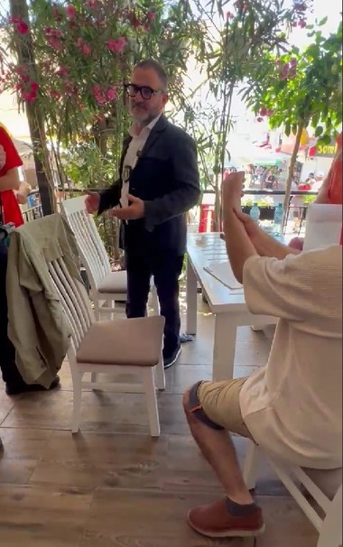 Şeful CJPC Constanţa a chemat Poliţia în timpul unui control pe faleza din Eforie Nord, după ce reprezentantul unei firme a făcut scandal - VIDEO
