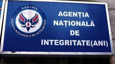 Un fost director de spital şi un director medical au fost găsiţi incompatibili de către Agenţia Naţională de Integritate/ Un secretar general şi un consilier local, în conflcit de interese administrativ