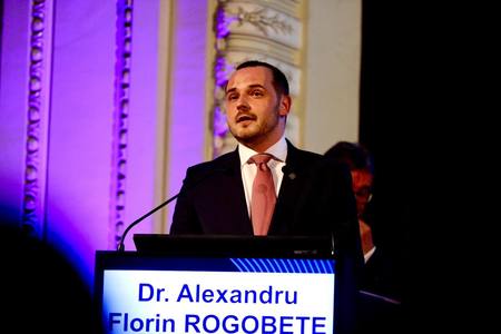 Rogobete: Nu sunt de acord ca medicii să lucreze fie la public, fie la privat. Însă colegii mei care lucrează la public au obligaţia să părăsească spitalul public atunci când se termină programul de lucru