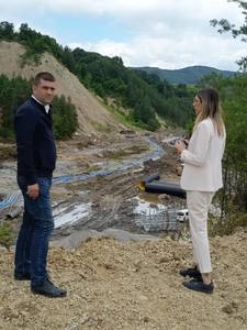 Miniştrii Economiei şi Mediului, la Salina Praid/ Ei anunţă că lucrările urgente nu se vor finaliza până la 1 iulie, cum era asumat/ Miruţă: Da, s-a greşit la Praid. Se ştia bine ce trebuie făcut, însă nu s-a făcut. Sunt oameni care au luat decizii greşit