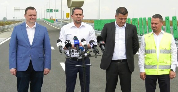 Sorin Grindeanu: Eu cred că începând de astăzi se va simţi în traficul din Bucureşti faptul că avem acest semicerc sudic al A0 dat în circulaţie, care face legătura între A1 şi A2 / Autostrăzile nu au voie să fie oprite