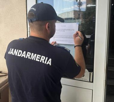 Argeş: Magazin din Câmpulung închis şi amendă de 15.000 de lei după ce vânzătoarea a fost prinsă, pentru a treia oară, fumând în incinta spaţiului comercial