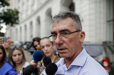 Vasile Marica, după întâlnirea cu Nazare: Domnul ministru a infirmat zvonurile privind reducerea de personal sau zile de concediu neplătite. Accentul e pe tăierea cheltuielilor şi pe efortul pe care trebuie să-l facă toată lumea pentru asta