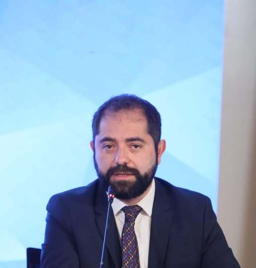 Consilier prezidenţial: Din cei apţi de muncă, doar 64% lucrează. Cei din sectorul privat, 4,5-5 milioane, trebuie, prin taxele şi impozitele lor, să susţină acest aparat bugetar. Avem un aparat public mai mare decât poate susţine mediul privat - VIDEO