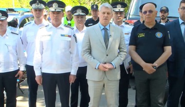 Ministrul de Interne, Cătălin Predoiu, anunţă că peste 1.000 de poliţişti vor fi prezenţi, anul acesta, în cadrul Programului Litoral, care vor lucra non-stop, pentru siguranţa cetăţenilor şi a comunităţilor