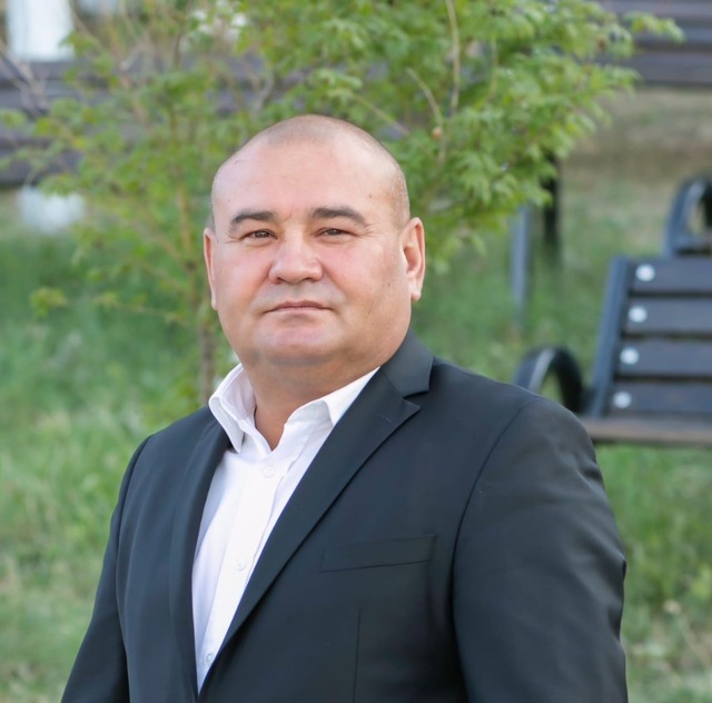 Edilul comunei ieşene Tomeşti: Investiţiile trebuie prioritizate, dar lucrările licitate deja nu trebuie oprite / Se vorbeşte despre stadioane noi, de investiţii de 500 de milioane de euro. Păi cu jumătate de miliard de euro ducem apă şi canalizare