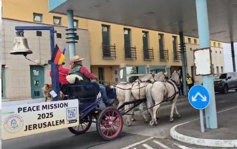 Caravana care transportă ”Clopotul Păcii” pe o distanţă de peste 4.800 Km până la Ierusalim traversează România