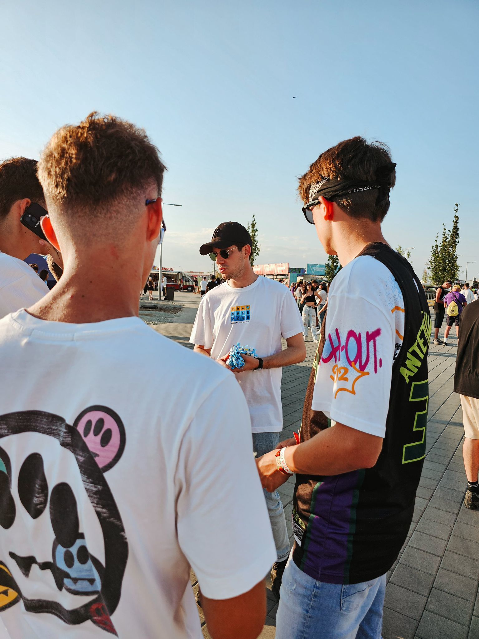 Proiectul pilot The Safe Zone, implementat la Festivalul „Beach, Please!”, sub coordonarea ANPCDDA, împreună cu Asociaţia Caravana cu Medici: Interacţiuni cu peste 6.000 de participanţi, sesiuni de prevenţie a consumului de substanţe