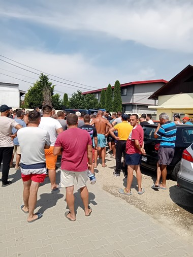 Întâlnire de lucru la Lunguleţu pe tema captărilor de apă din Dâmboviţa – S-a ajuns la un consens privind realizarea de irigaţii / Poliţia precizează că niciun fermier nu a fost sancţionat / Nu se pune problema întreruperii alimentării Bucureştiului
