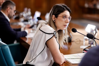 Diana Buzoianu, ministrul Mediului, după scandalul de la Lunguleţu, din Dâmboviţa: Agricultorii să declare exact câtă apă iau şi să plătească nişte sume absolut modice, vorbim de sub 10 lei pentru 1000 de metri cubi. Legea va fi respectată