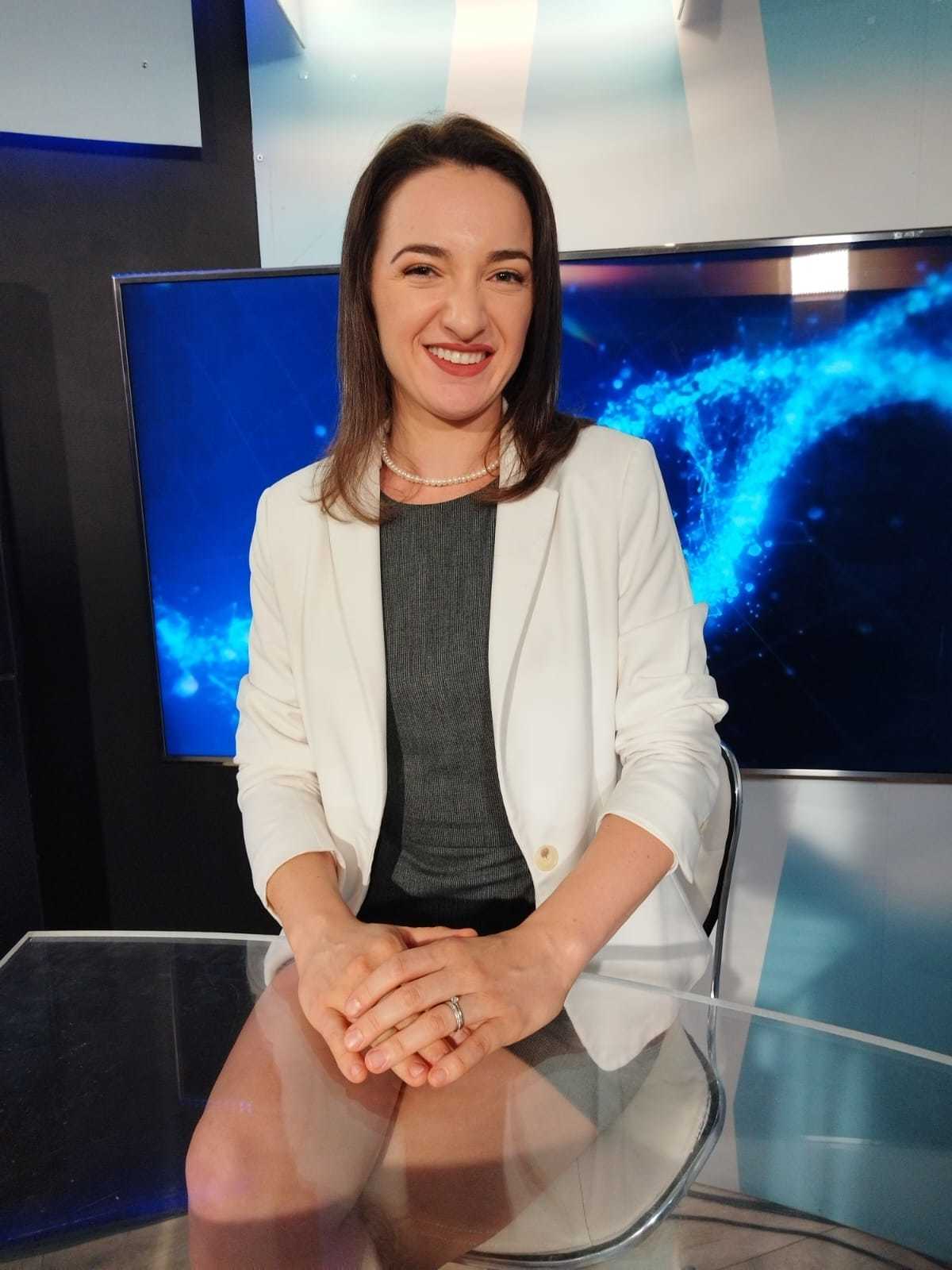Medicul oftalmolog Lorena Cioracsim: Miopia este pandemia de după pandemie/ Din cauza timpului petrecut în faţa ecranelor, se preconizează că în 2050 jumătate din populaţia lumii o să aibă miopie