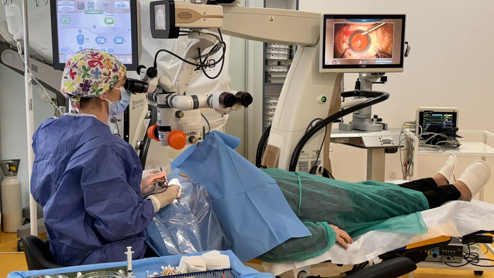 Care sunt riscurile chirurgiei refractive cu laser pentru miopie şi când este aceasta contraindicată