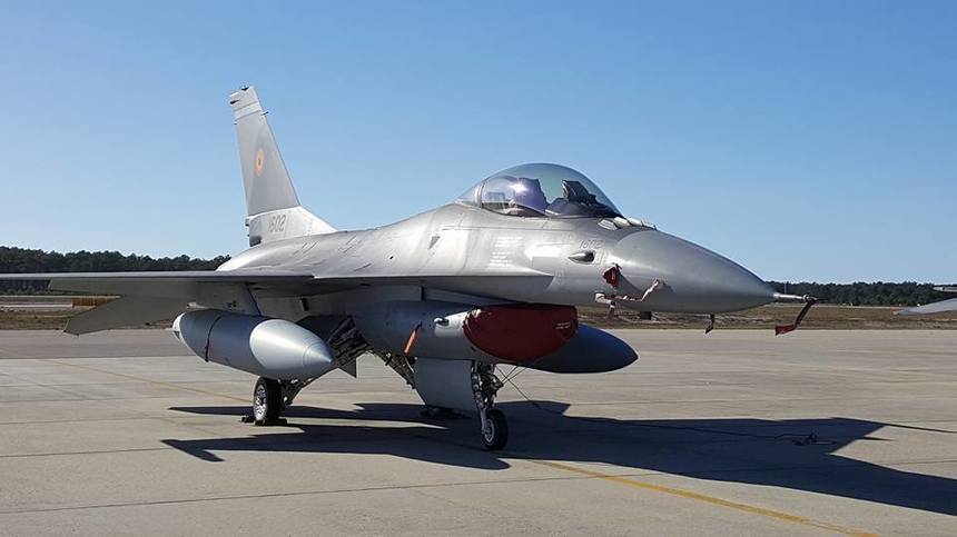 Ceremonie militară şi religioasă, de Ziua Aviaţiei Române şi a Forţelor Aeriene / Vor evolua aeronave militare aparţinând Forţelor Aeriene Române, Forţelor Aeriene Italiene, dar şi ale MAI, SRI, Aeroclubului Român şi TAROM